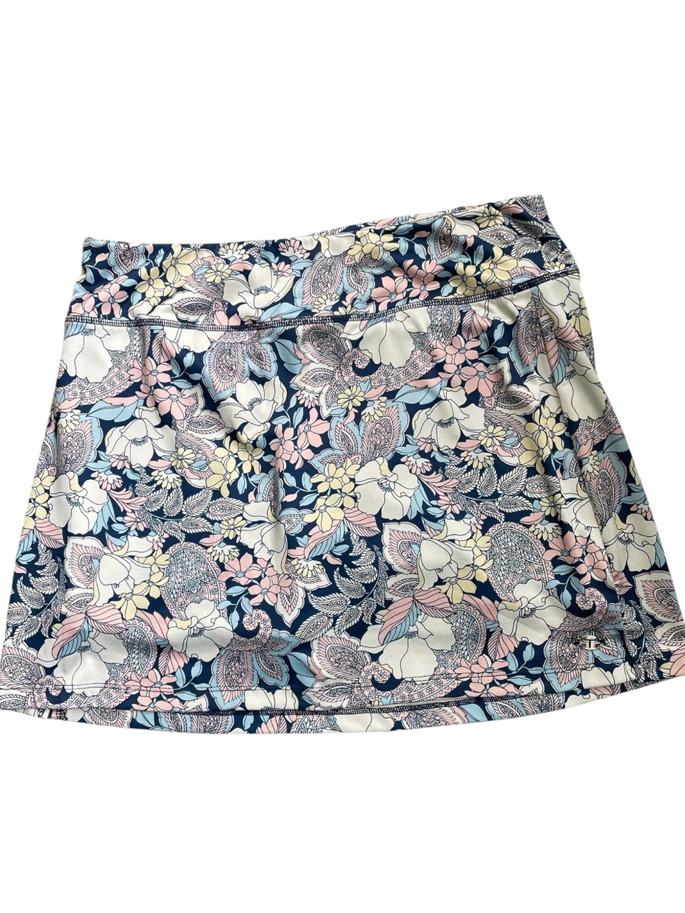 Tahari sports skirt, size Large, inner shorts, hidden small pocket in waistband